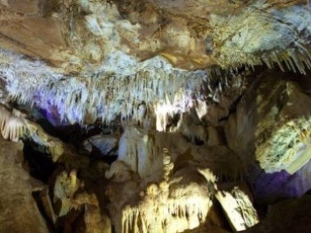 NATURALEZA: El Monumento Natural "Cuevas de Fuentes de León" Image